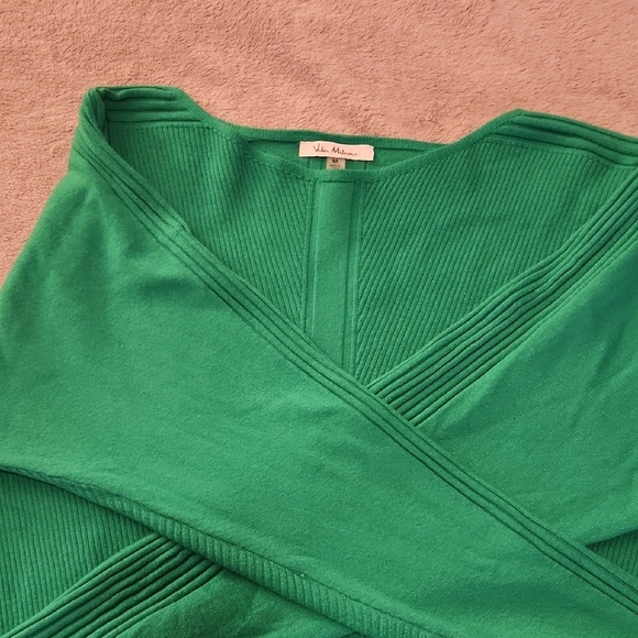 Vila Milano Sweaters - Vila Milano Women's Green Sweater With Surprising Back Button Details Size M